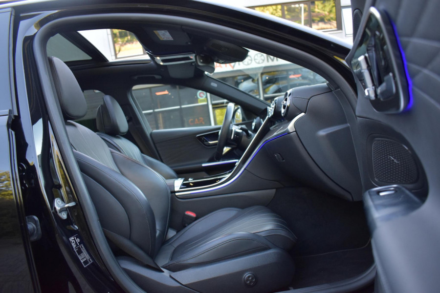 Mercedes-Benz C-Klasse 300 4MATIC AMG Pano 360C Keyless 20" Trekhaak