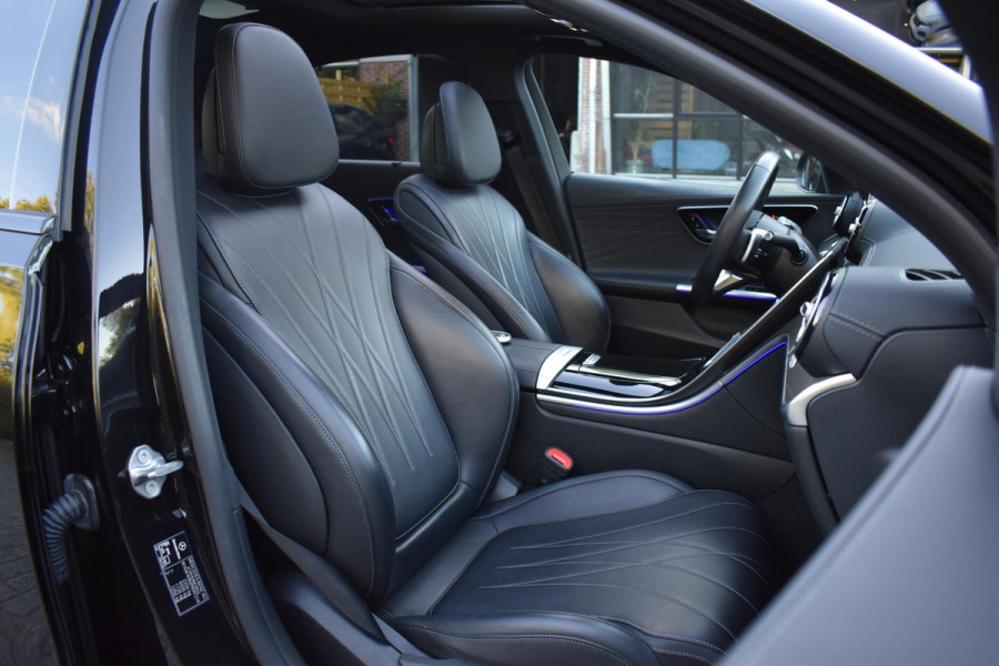 Mercedes-Benz C-Klasse 300 4MATIC AMG Pano 360C Keyless 20" Trekhaak