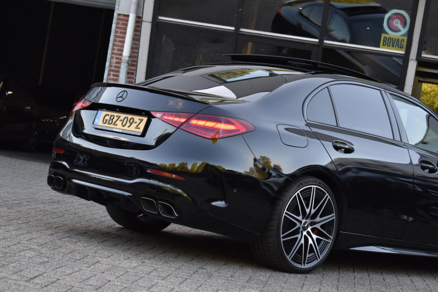 Mercedes-Benz C-Klasse 300 4MATIC AMG Pano 360C Keyless 20" Trekhaak