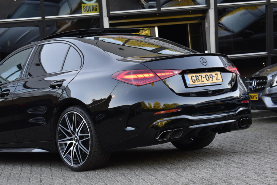 Mercedes-Benz C-Klasse 300 4MATIC AMG Pano 360C Keyless 20" Trekhaak