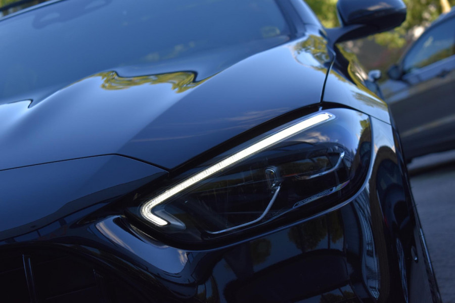 Mercedes-Benz C-Klasse 300 4MATIC AMG Pano 360C Keyless 20" Trekhaak