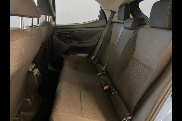 Toyota Yaris 1.5 HYBRIDE BI-TONE GARANTIE TOT 07-2031! . STOELVERWARMING . APPLE CARPLAY & ANDRIOD AUTO . ADAPTIEVE CRUISE CONTROL .