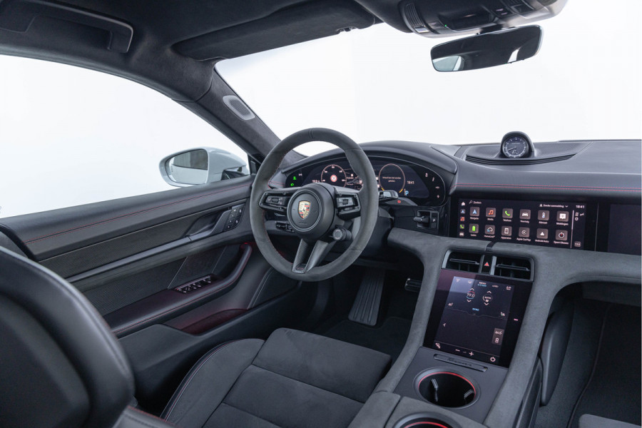 Porsche Taycan Sport Turismo GTS 93 kWh 598pk Pano 4-wielsturing HuD 21'' Luchtv. PPF
