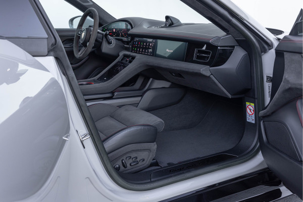 Porsche Taycan Sport Turismo GTS 93 kWh 598pk Pano 4-wielsturing HuD 21'' Luchtv. PPF