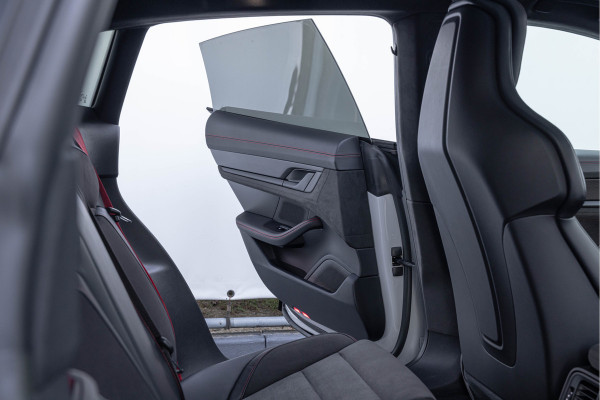 Porsche Taycan Sport Turismo GTS 93 kWh 598pk Pano 4-wielsturing HuD 21'' Luchtv. PPF