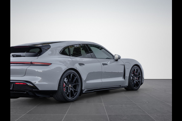 Porsche Taycan Sport Turismo GTS 93 kWh 598pk Pano 4-wielsturing HuD 21'' Luchtv. PPF