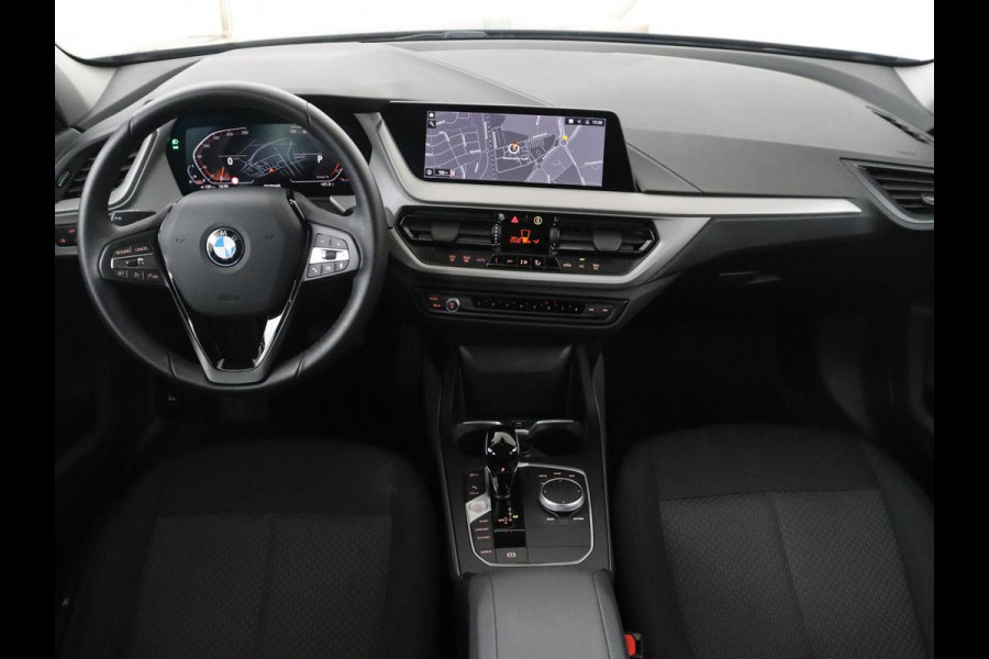 BMW 1-serie 118i | Apple Carplay | LED | Navigatie | Automaat |