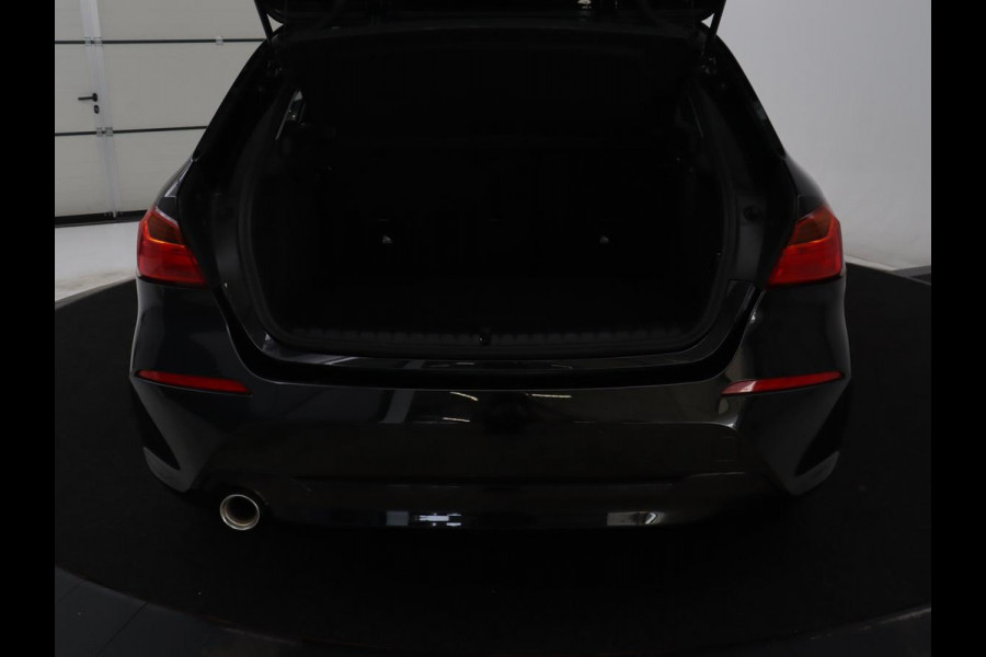 BMW 1-serie 118i | Apple Carplay | LED | Navigatie | Automaat |