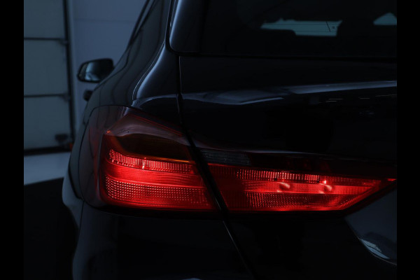 BMW 1-serie 118i | Apple Carplay | LED | Navigatie | Automaat |