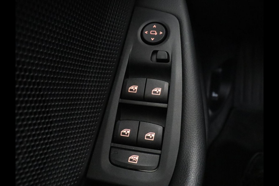 BMW 1-serie 118i | Apple Carplay | LED | Navigatie | Automaat |