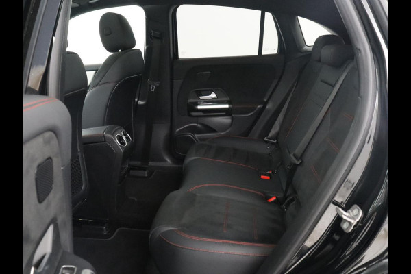 Mercedes-Benz EQA 250+ AMG Line 71 kWh SOH 98,5% | Trekhaak | LED | Stoelverwarming | Apple Carplay | Pano.Dak | Camera |