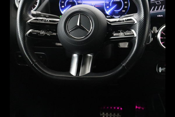 Mercedes-Benz EQA 250+ AMG Line 71 kWh SOH 98,5% | Trekhaak | LED | Stoelverwarming | Apple Carplay | Pano.Dak | Camera |