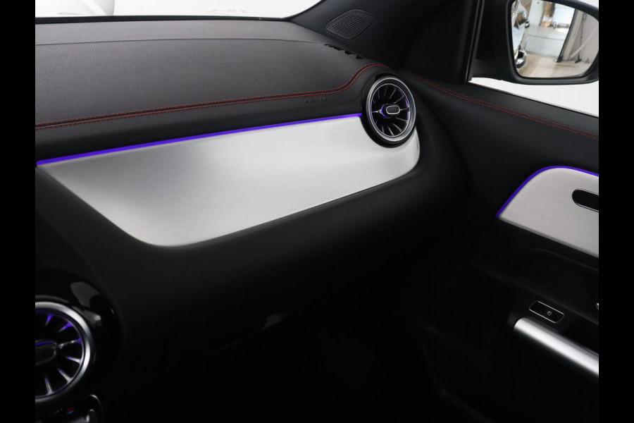 Mercedes-Benz EQA 250+ AMG Line 71 kWh SOH 98,5% | Trekhaak | LED | Stoelverwarming | Apple Carplay | Pano.Dak | Camera |