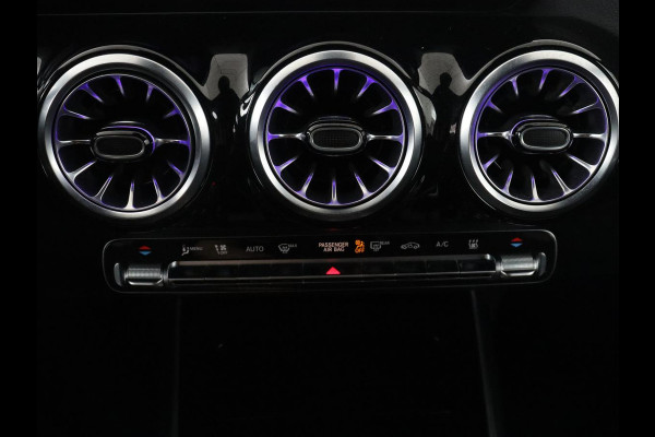 Mercedes-Benz EQA 250+ AMG Line 71 kWh SOH 98,5% | Trekhaak | LED | Stoelverwarming | Apple Carplay | Pano.Dak | Camera |