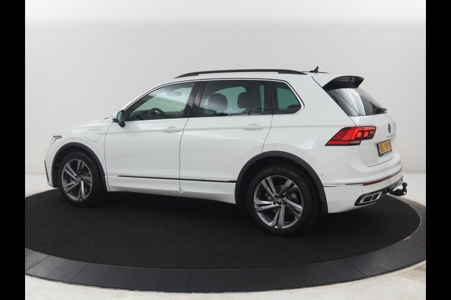 Volkswagen Tiguan 1.5 eHybrid Edition 20 SOH 93,3 % | R-Line | Trekhaak | LED | Camera | Apple Carplay |