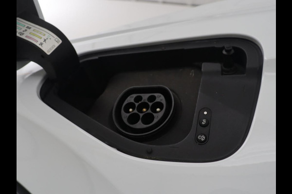 Volkswagen Tiguan 1.5 eHybrid Edition 20 SOH 93,3 % | R-Line | Trekhaak | LED | Camera | Apple Carplay |