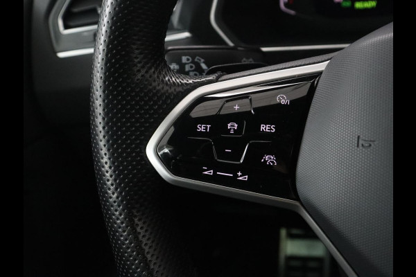 Volkswagen Tiguan 1.5 eHybrid Edition 20 SOH 93,3 % | R-Line | Trekhaak | LED | Camera | Apple Carplay |