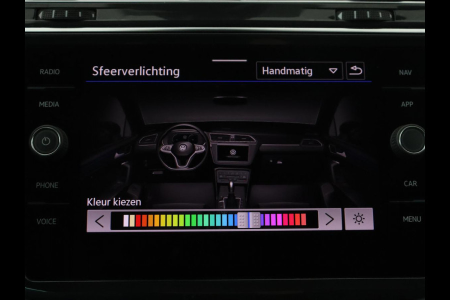 Volkswagen Tiguan 1.5 eHybrid Edition 20 SOH 93,3 % | R-Line | Trekhaak | LED | Camera | Apple Carplay |
