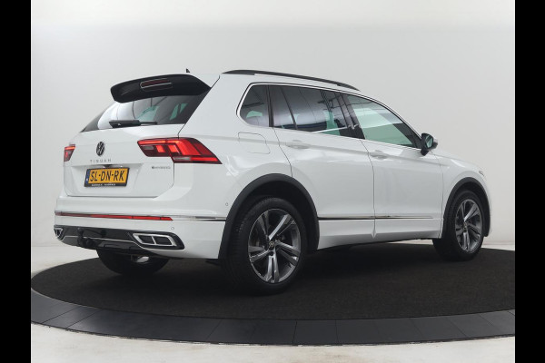 Volkswagen Tiguan 1.5 eHybrid Edition 20 SOH 93,3 % | R-Line | Trekhaak | LED | Camera | Apple Carplay |
