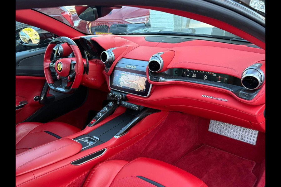 Ferrari GTC4Lusso 6.3 V12 690PK 4WD/PANO/CARBON/P-DISPLAY/LIFT