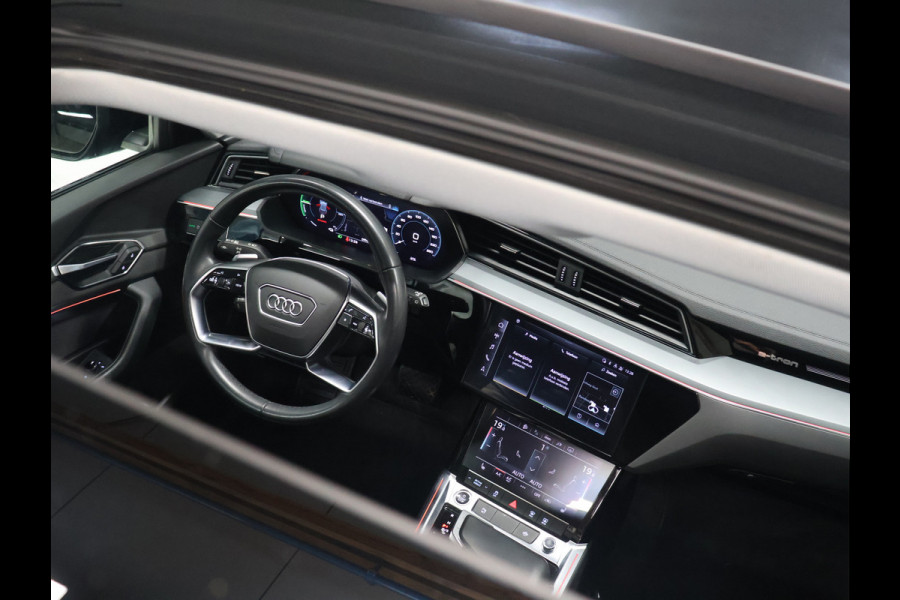 Audi e-tron 55 quattro edition 95 kWh [SCHUIFKANTELDAK, APPLE CARPLAY, ANDROID AUTO, STOELVERWARMING, ACHTERUITRIJCAMERA, ELEK. ACHTERKLEP, PDC V+A, CRUISE, CLIMATE, NAVIGATIE, NIEUWSTAAT]