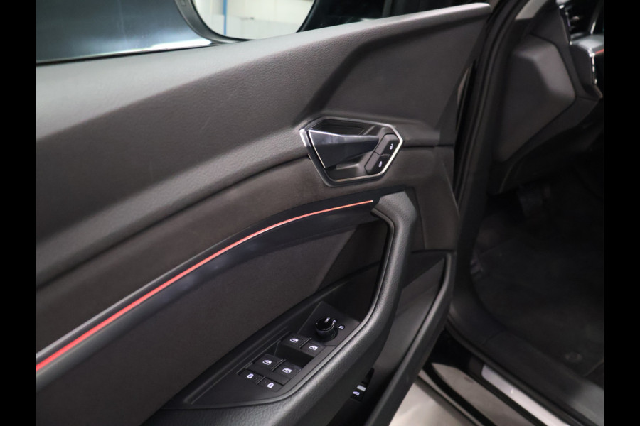 Audi e-tron 55 quattro edition 95 kWh [SCHUIFKANTELDAK, APPLE CARPLAY, ANDROID AUTO, STOELVERWARMING, ACHTERUITRIJCAMERA, ELEK. ACHTERKLEP, PDC V+A, CRUISE, CLIMATE, NAVIGATIE, NIEUWSTAAT]