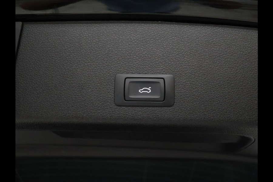 Audi e-tron 55 quattro edition 95 kWh [SCHUIFKANTELDAK, APPLE CARPLAY, ANDROID AUTO, STOELVERWARMING, ACHTERUITRIJCAMERA, ELEK. ACHTERKLEP, PDC V+A, CRUISE, CLIMATE, NAVIGATIE, NIEUWSTAAT]