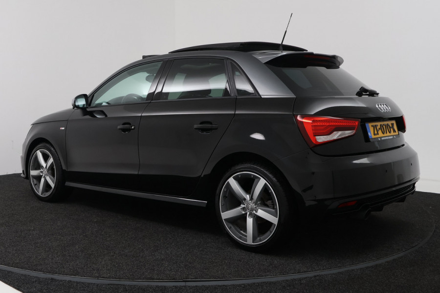 Audi A1 Sportback 1.0 TFSI Advance Sport (PANORAMADAK, STOELVERWARMING, NAVIGATIE)
