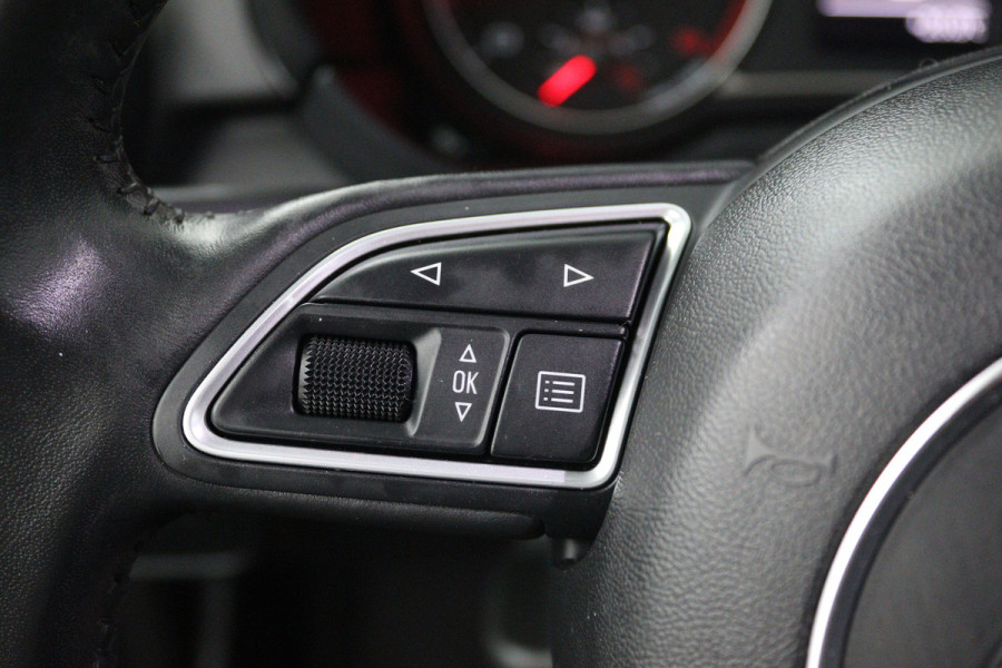 Audi A1 Sportback 1.0 TFSI Advance Sport (PANORAMADAK, STOELVERWARMING, NAVIGATIE)