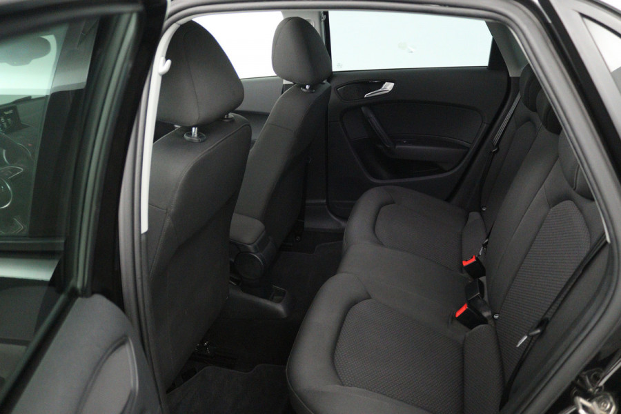 Audi A1 Sportback 1.0 TFSI Advance Sport (PANORAMADAK, STOELVERWARMING, NAVIGATIE)