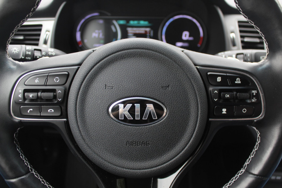 Kia e-Niro ExecutiveLine 64 kWh / Trekhaak / Camera / Leder / Keyless / 17'' / Stoelventilatie / Navigatie / Dodehoek / DAB / Cruise Control Adaptief