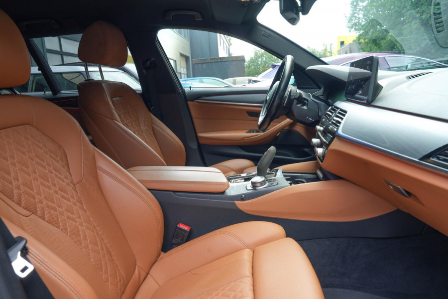 BMW 5 Serie Touring 530e Business Edition Plus |360 Camera|Laser|Elek. Stoelen|HUD|Ambient|