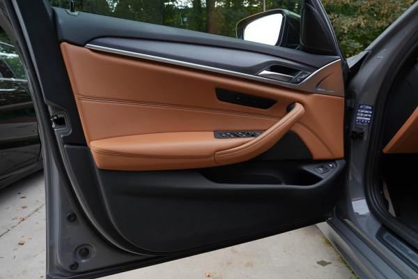 BMW 5 Serie Touring 530e Business Edition Plus |360 Camera|Laser|Elek. Stoelen|HUD|Ambient|