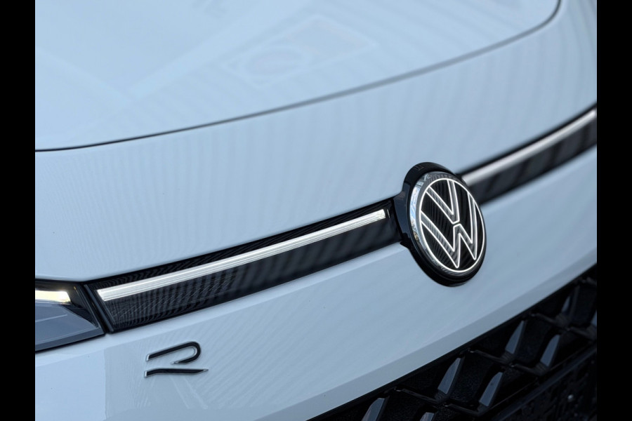 Volkswagen T-Roc 1.5 eTSI R-Line Matrix/Blindspot/Camera