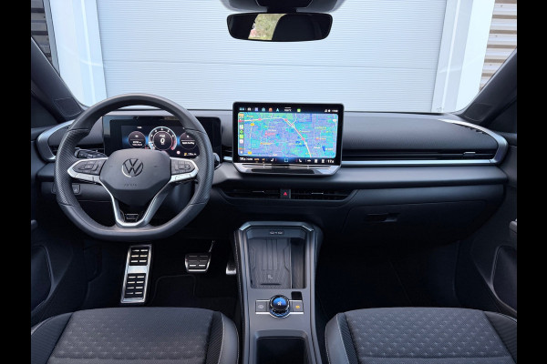 Volkswagen T-Roc 1.5 eTSI R-Line Matrix/Blindspot/Camera