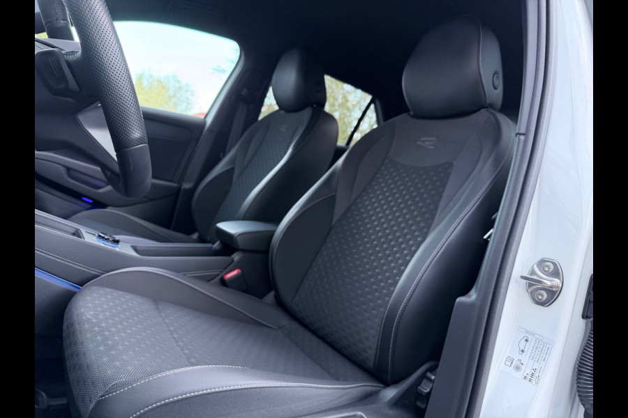 Volkswagen T-Roc 1.5 eTSI R-Line Matrix/Blindspot/Camera