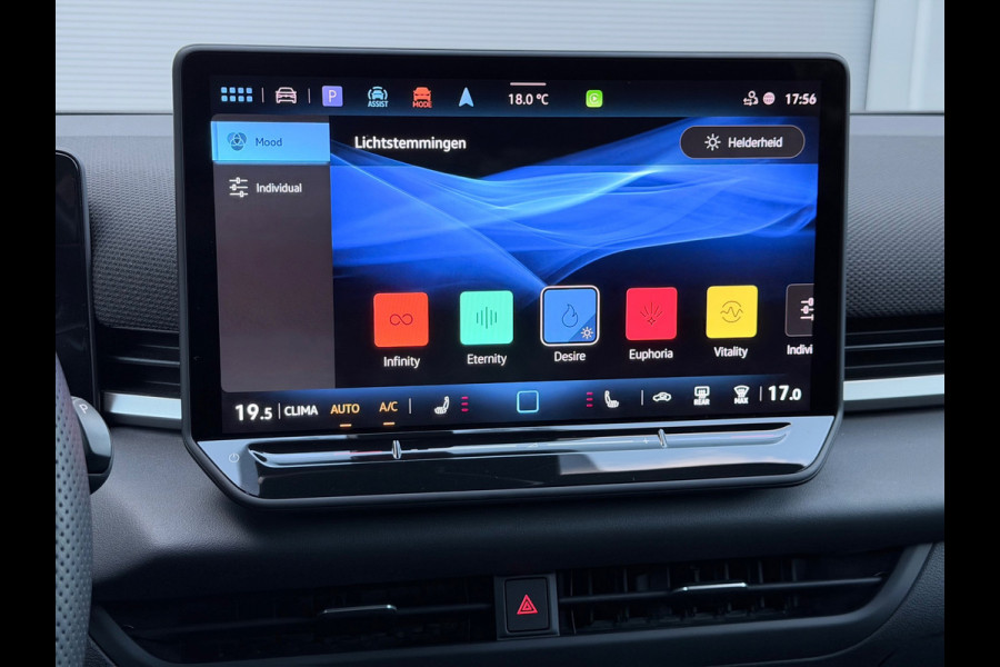 Volkswagen T-Roc 1.5 eTSI R-Line Matrix/Blindspot/Camera