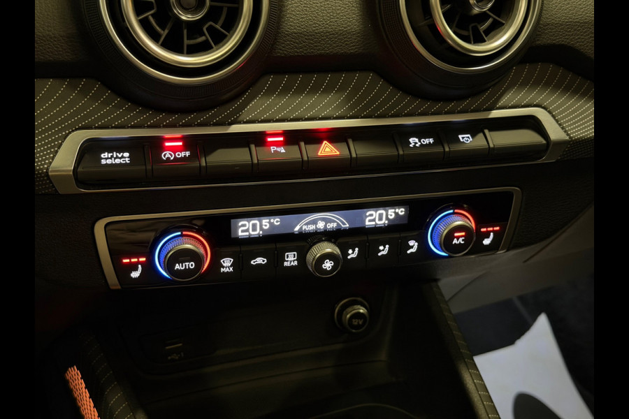 Audi Q2 35 TFSI 3X S-Line|PANO|SFEER|KEYLESS|FULL OPTIONS