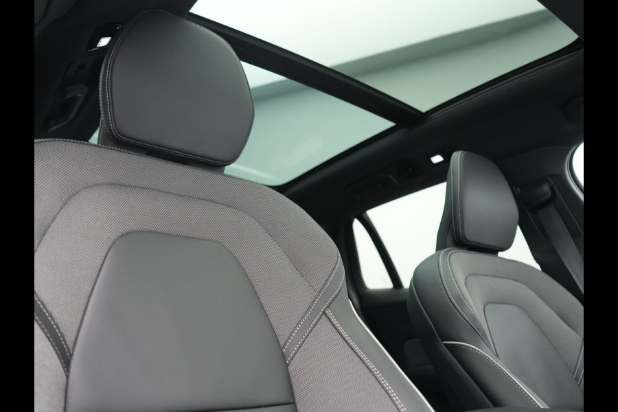 Volvo V60 T6 AWD Plus Dark Long Range PHEV 350pk Dealer O.H. | Panodak | Camera | Lederen Sportstoelen Memory & Verwarmd | Keyless | Stuur Verwarmd | Google Assistent | Apple Carplay | Navigatie | DAB | Plug In Hybrid |
