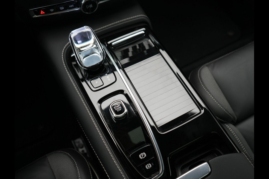 Volvo V60 T6 AWD Plus Dark Long Range PHEV 350pk Dealer O.H. | Panodak | Camera | Lederen Sportstoelen Memory & Verwarmd | Keyless | Stuur Verwarmd | Google Assistent | Apple Carplay | Navigatie | DAB | Plug In Hybrid |