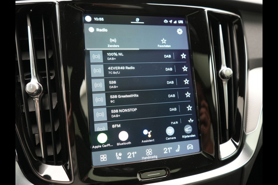 Volvo V60 T6 AWD Plus Dark Long Range PHEV 350pk Dealer O.H. | Panodak | Camera | Lederen Sportstoelen Memory & Verwarmd | Keyless | Stuur Verwarmd | Google Assistent | Apple Carplay | Navigatie | DAB | Plug In Hybrid |