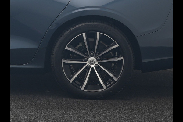 Volvo V60 T6 AWD Plus Dark Long Range PHEV 350pk Dealer O.H. | Panodak | Camera | Lederen Sportstoelen Memory & Verwarmd | Keyless | Stuur Verwarmd | Google Assistent | Apple Carplay | Navigatie | DAB | Plug In Hybrid |