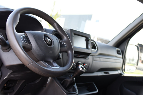 Renault Master T33 2.3 dCi 135 L2H2 Camera, Cruise, LED, Multimedia, Trekhaak, 135pk, NAVI, Betimmering, Uniek!