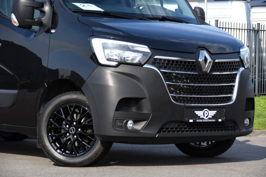Renault Master T33 2.3 dCi 135 L2H2 Camera, Cruise, LED, Multimedia, Trekhaak, 135pk, NAVI, Betimmering, Uniek!