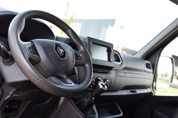 Renault Master T33 2.3 dCi 135 L2H2 Camera, Cruise, LED, Multimedia, Trekhaak, 135pk, NAVI, Betimmering, Uniek!