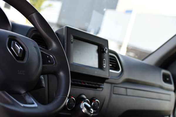 Renault Master T33 2.3 dCi 135 L2H2 Camera, Cruise, LED, Multimedia, Trekhaak, 135pk, NAVI, Betimmering, Uniek!