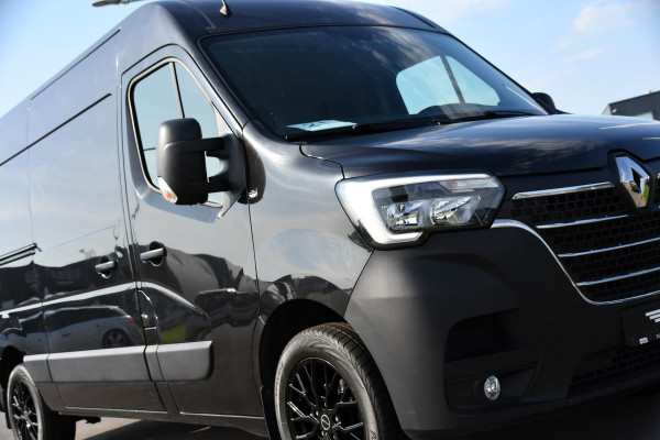 Renault Master T33 2.3 dCi 135 L2H2 Camera, Cruise, LED, Multimedia, Trekhaak, 135pk, NAVI, Betimmering, Uniek!
