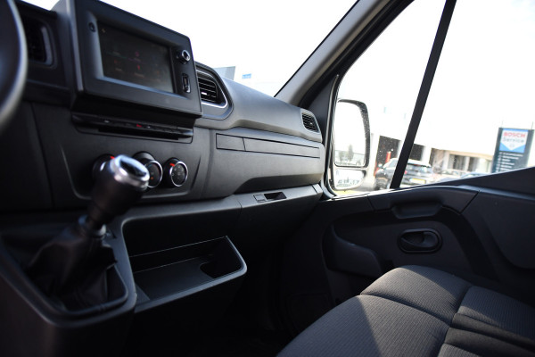 Renault Master T33 2.3 dCi 135 L2H2 Camera, Cruise, LED, Multimedia, Trekhaak, 135pk, NAVI, Betimmering, Uniek!