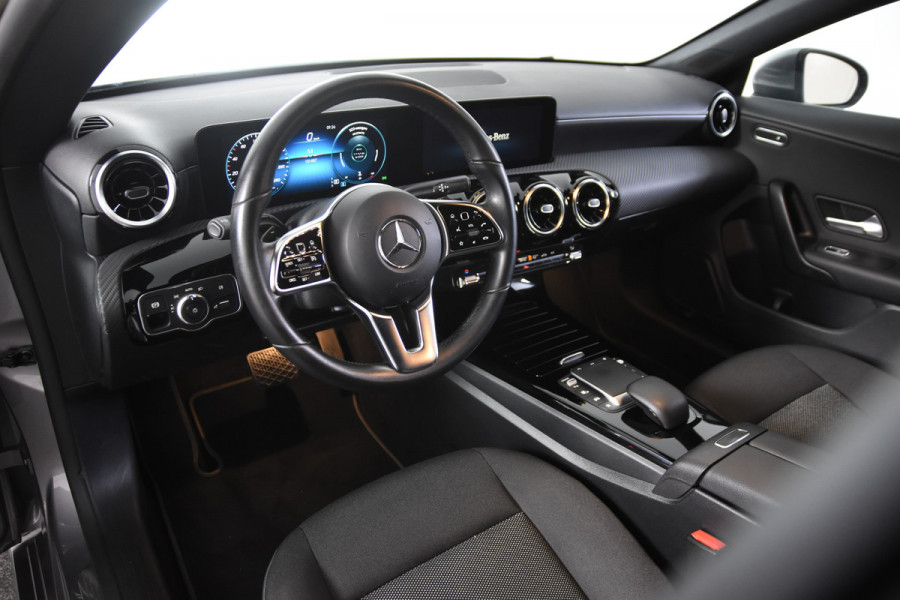 Mercedes-Benz CLA-Klasse Shooting Brake 180 *1ste Eigenaar*Carplay*Stoelverwarming*