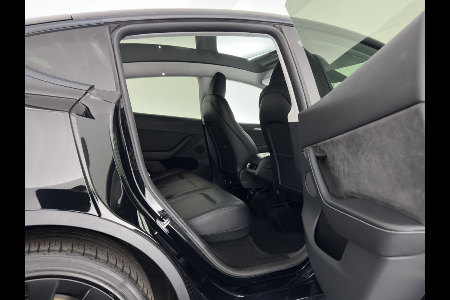 Tesla Model Y Long Range AWD 75 kWh (3-Fase-11kW) {SoH-87%} (INCL-BTW) Aut. *PANO | AUTO-PILOT | LEATHER | NAVI-FULLMAP | MATRIX-LED | KEYLESS | CAMERA | DAB+ | HEATED-COMFORTSEATS | PRIVACYGLASS | TOPVIEW | 20''ALU*